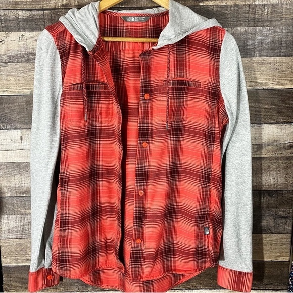 The North Face Granola Girl Womens Orange Plaid Button Up Hooded Shirt - Picture 1 of 6